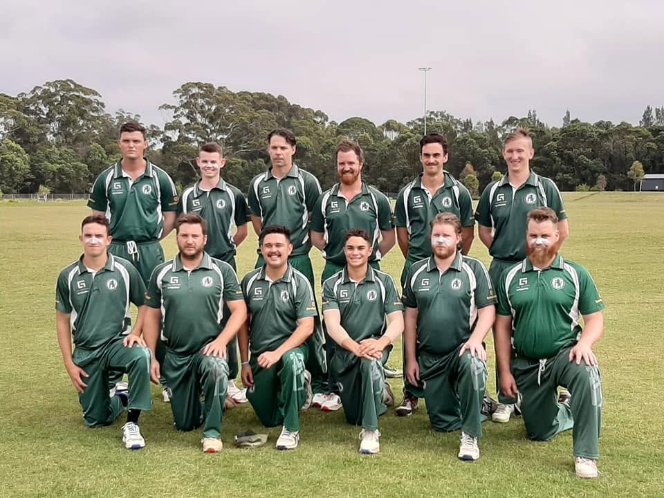Senior men's team formal group photo in club greens